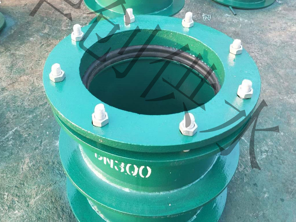  柔性防水套管